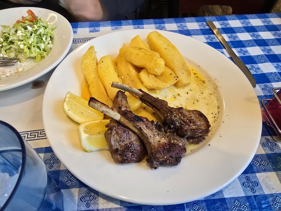 Lamb Chops with One Side